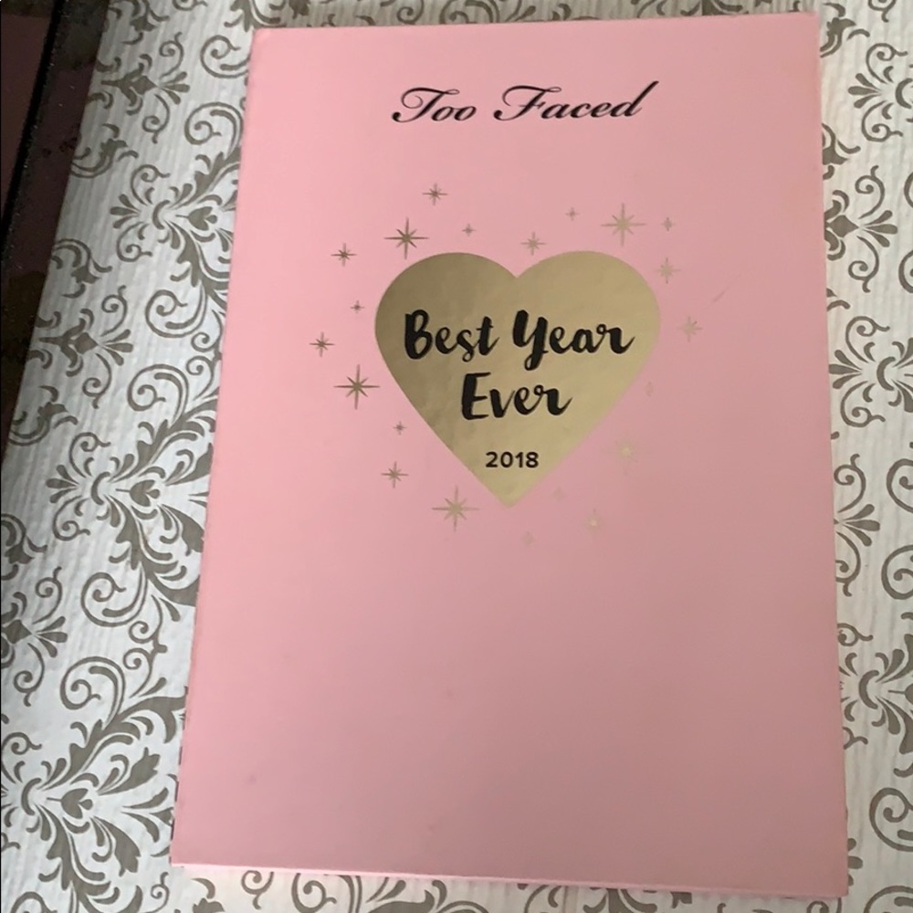 *SWATCHED* Too Faced Best Year Ever 2018 palette